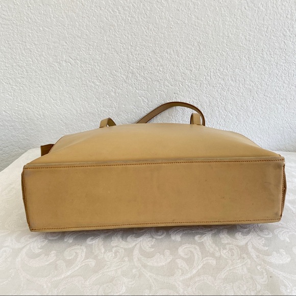 Burberry beige leather 3 compartments tote - Picture 7 of 15